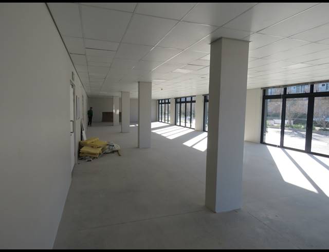 86M² MEDICAL SUITE TO LET IN PAARDEVLEI